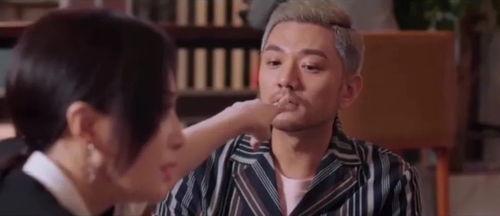 直播八卦吃瓜娱乐圈,揭秘娱乐圈幕后真相,吃瓜群众齐围观 第1张 直播八卦吃瓜娱乐圈,揭秘娱乐圈幕后真相,吃瓜群众齐围观 第1张